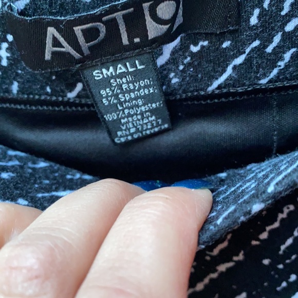 Apt.9 skirt sz. S - Picture 2 of 2